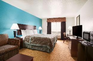 Days Inn & Suites By Wyndham Conroe North Room photo